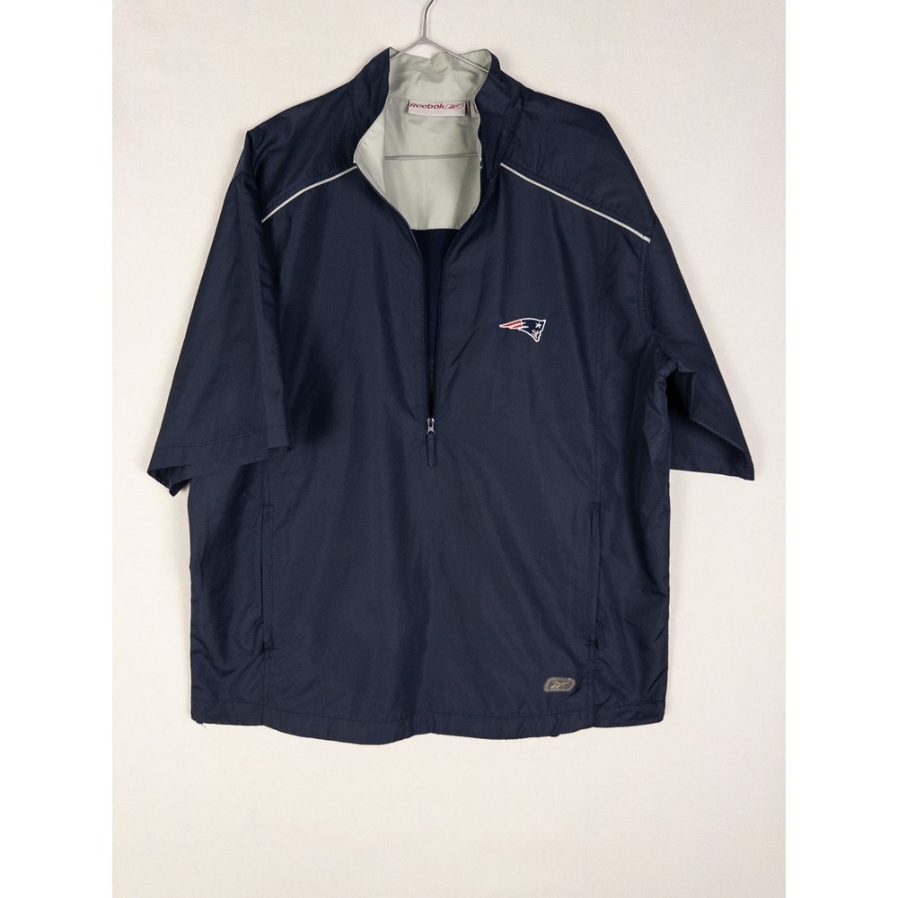 VTG Reebok Rain Jacket New‎ England Patriots Mens M Short Sleeve Logo NFL
